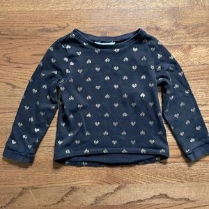 H&M. Girls. Size 4-6Y. Black long sleeve cotton sweatshirt w/ gold hearts
